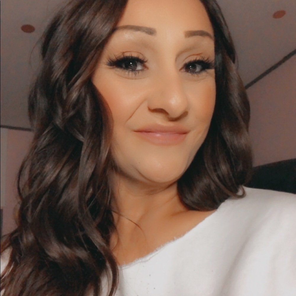 Meet your Posher, Lynette